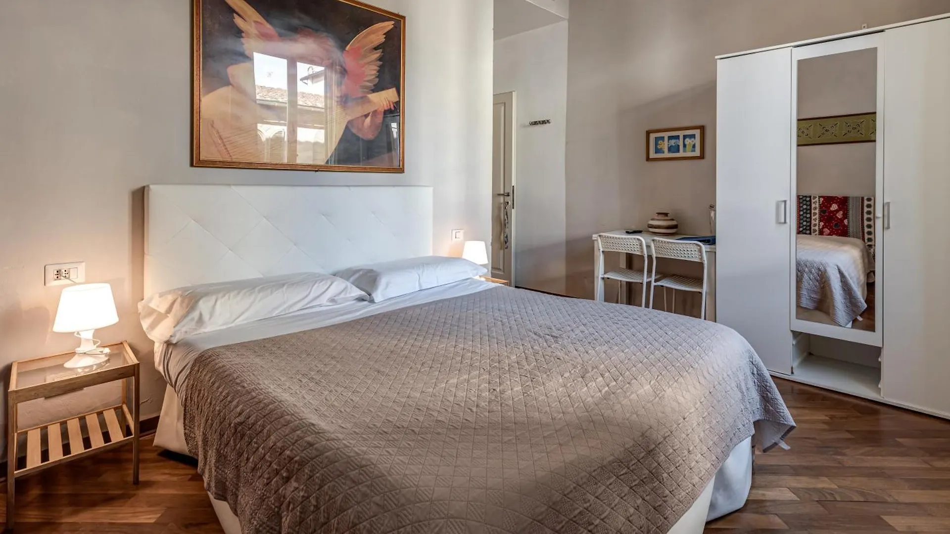 White Guest House Firenze Itália