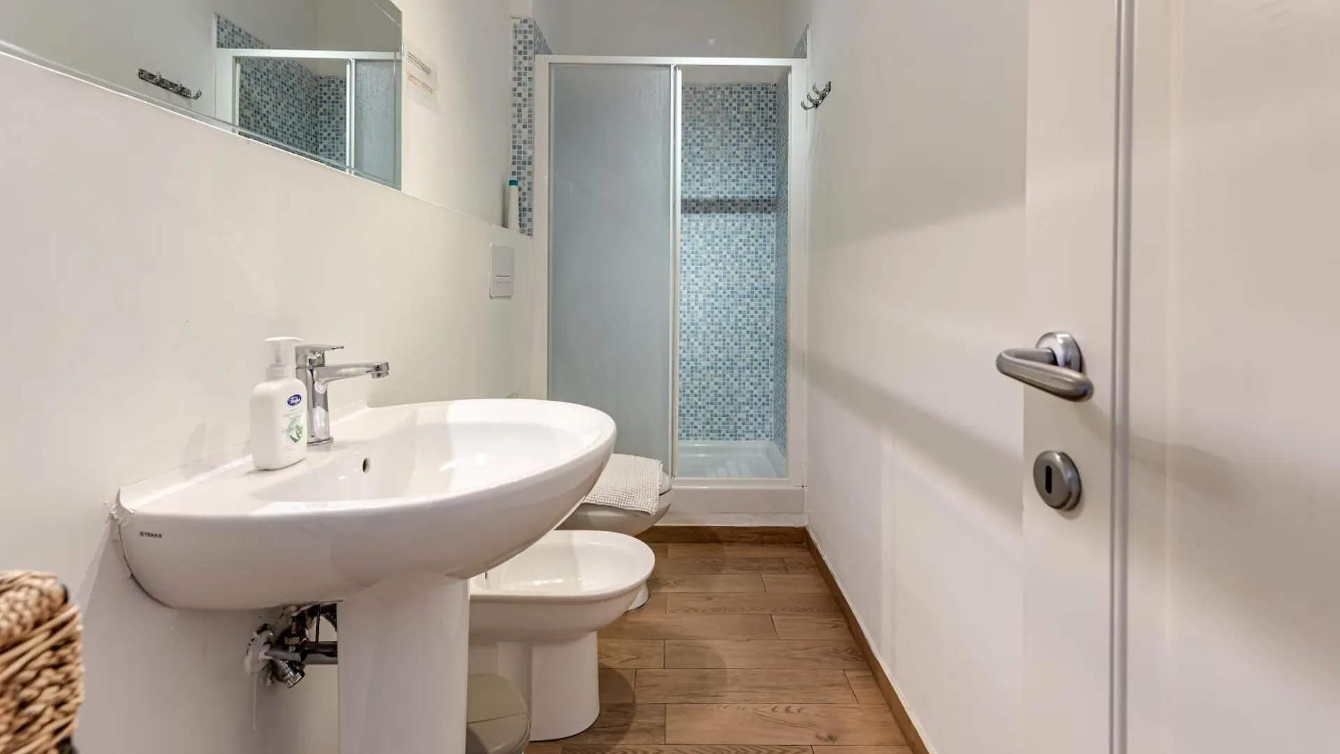 White Guest House Firenze بيت للعطل